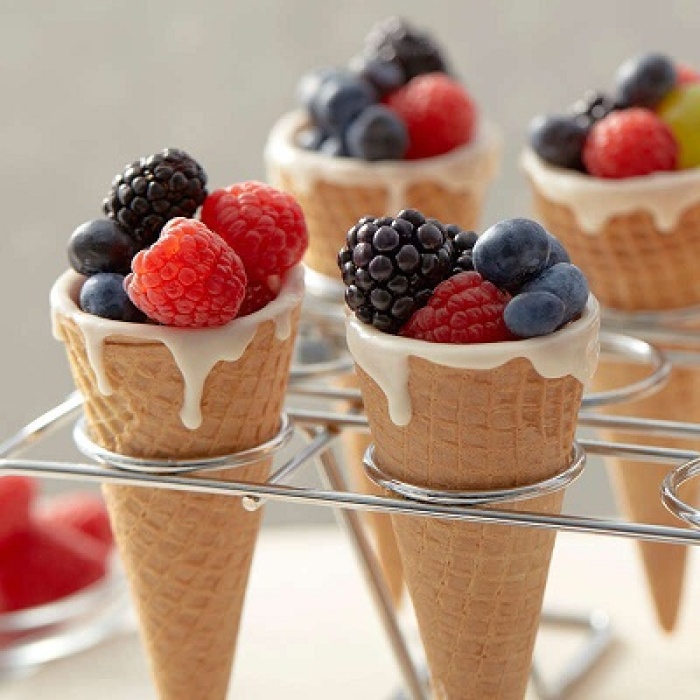 2105 4820 Wilton Cupcake Cones Baking Rack 12 Cavity Ice Cream Cone Cupcakes Holder L2